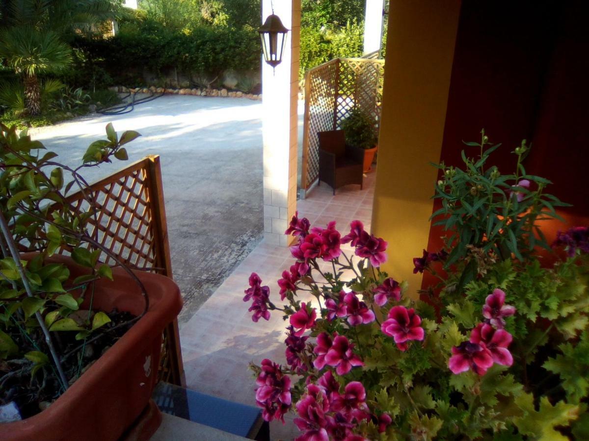 Bed and Breakfast Casa Te La Bradamante Magliano Экстерьер фото